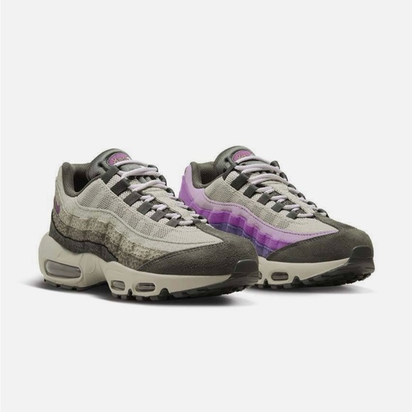 Nike Womens Air Max 95 Anthracite Viotech Casual Lace Up Running Shoe - Picture 2 of 2